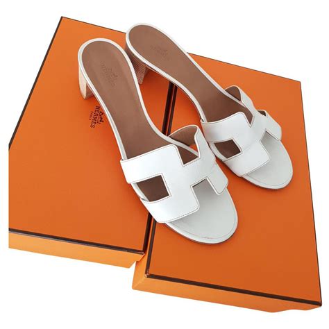 Hermes oasis sandals white